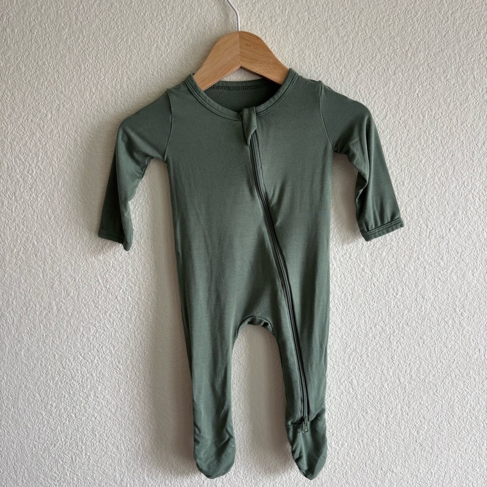 Hapiu Sage Green Bamboo Footie Pajamas 0-3M